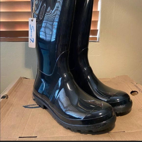 seven rain boots